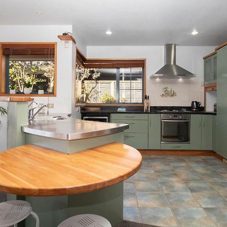 Beachfront Bliss On Wanaka Terrace Support Local Villa New Plymouth Exterior foto