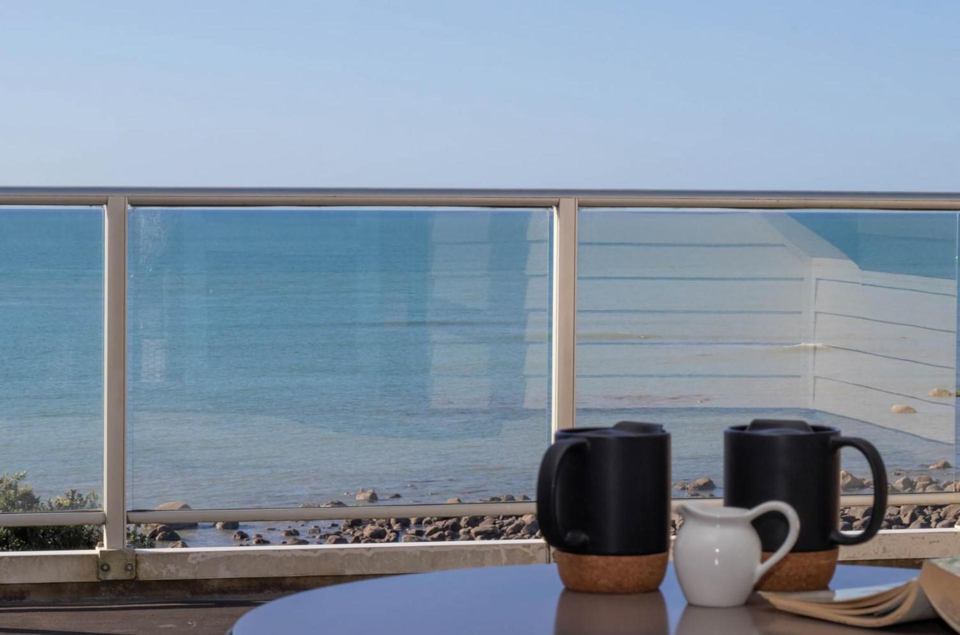 Beachfront Bliss On Wanaka Terrace Support Local Villa New Plymouth Exterior foto
