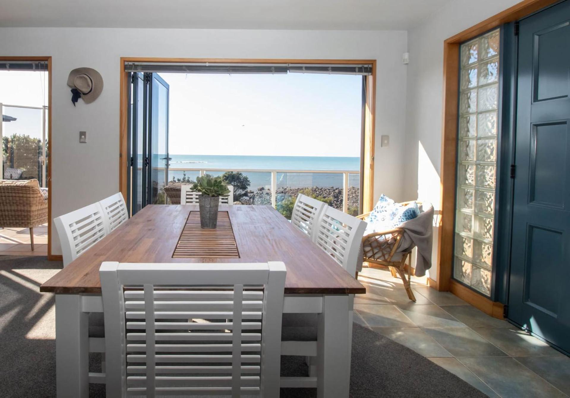 Beachfront Bliss On Wanaka Terrace Support Local Villa New Plymouth Exterior foto