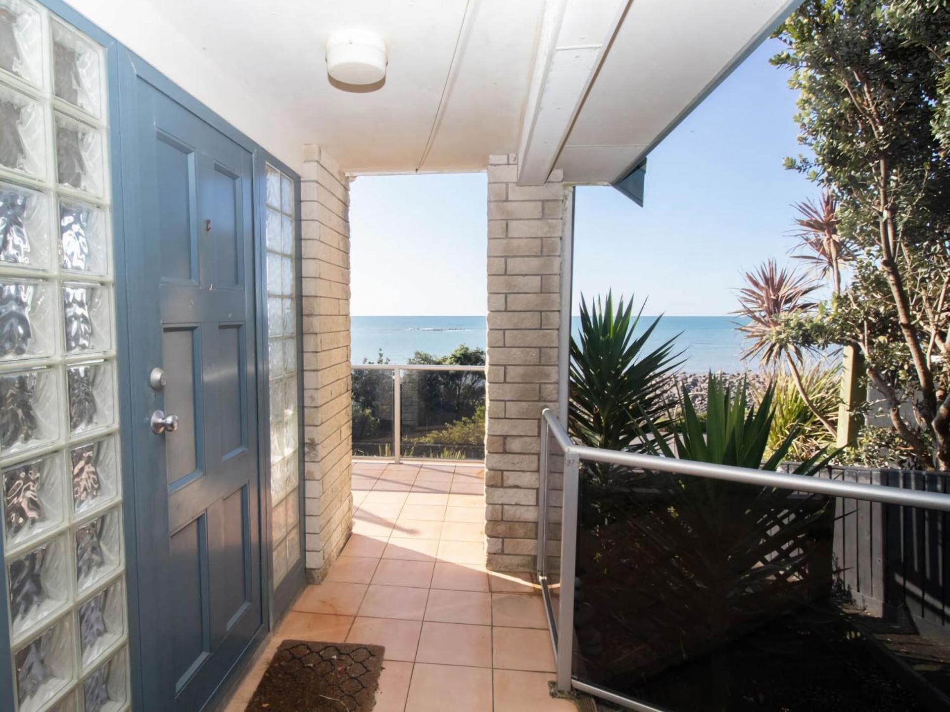Beachfront Bliss On Wanaka Terrace Support Local Villa New Plymouth Exterior foto